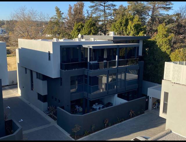 3 BEDROOM PENTHOUSE FOR SALE IN MELROSE ESTATE